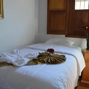 Y Galeria Uxlabil Antigua